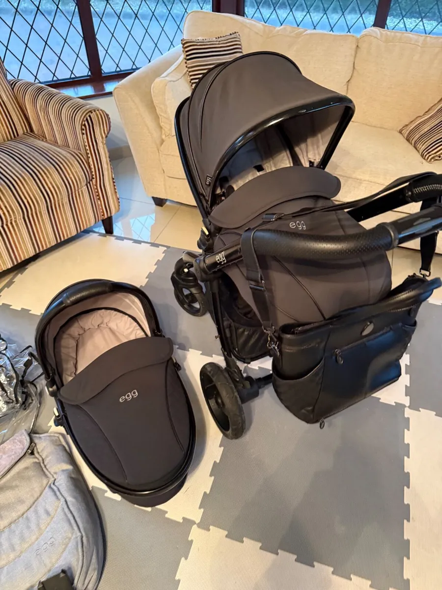 Egg 2 travel system black & cybex newborn car seat - Image 3