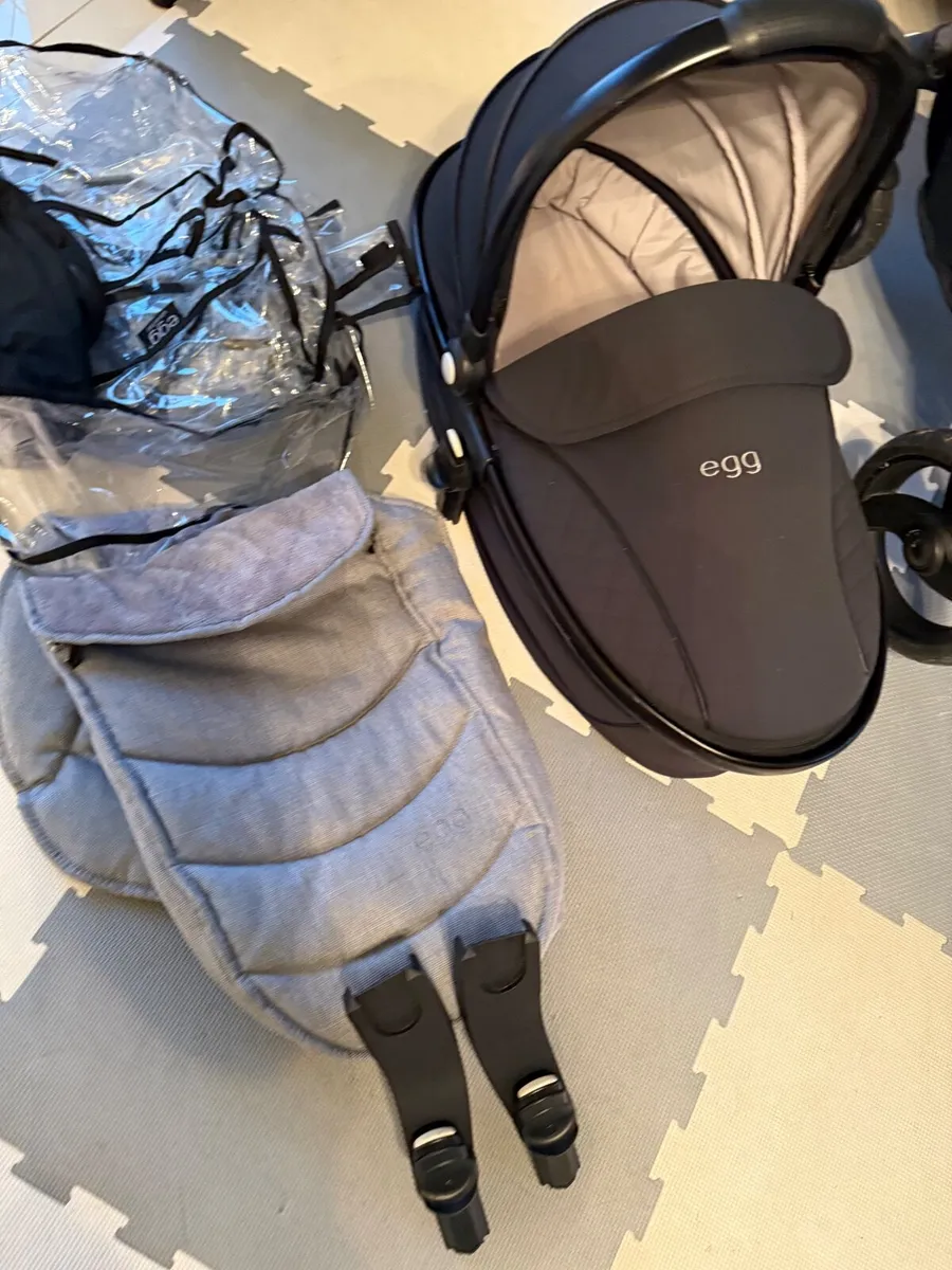 Egg 2 travel system black & cybex newborn car seat - Image 4
