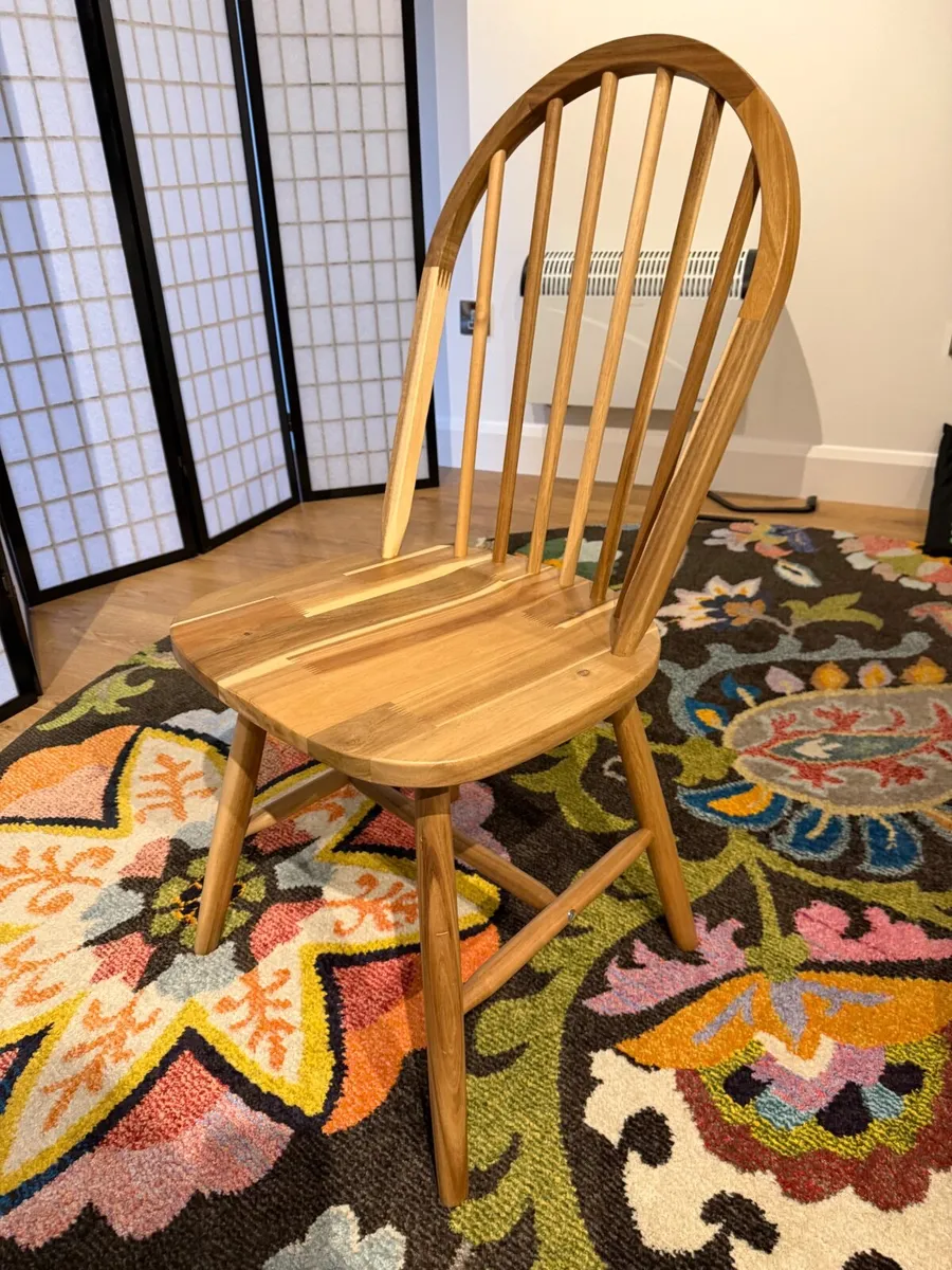 5 wooden chairs with cushions - Image 1
