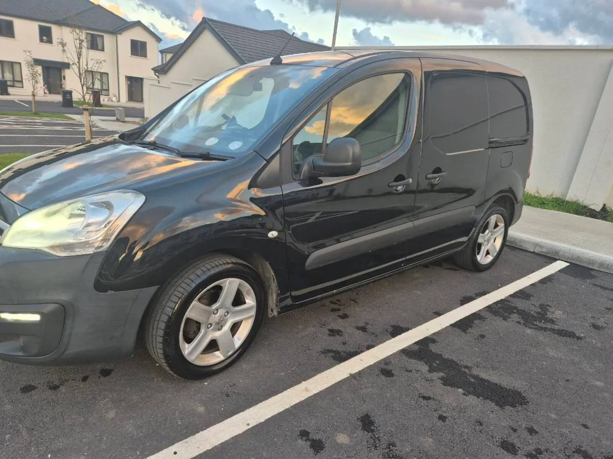 2015 Citroën Berlingo 3 Seater – Fresh CVRT - Image 2