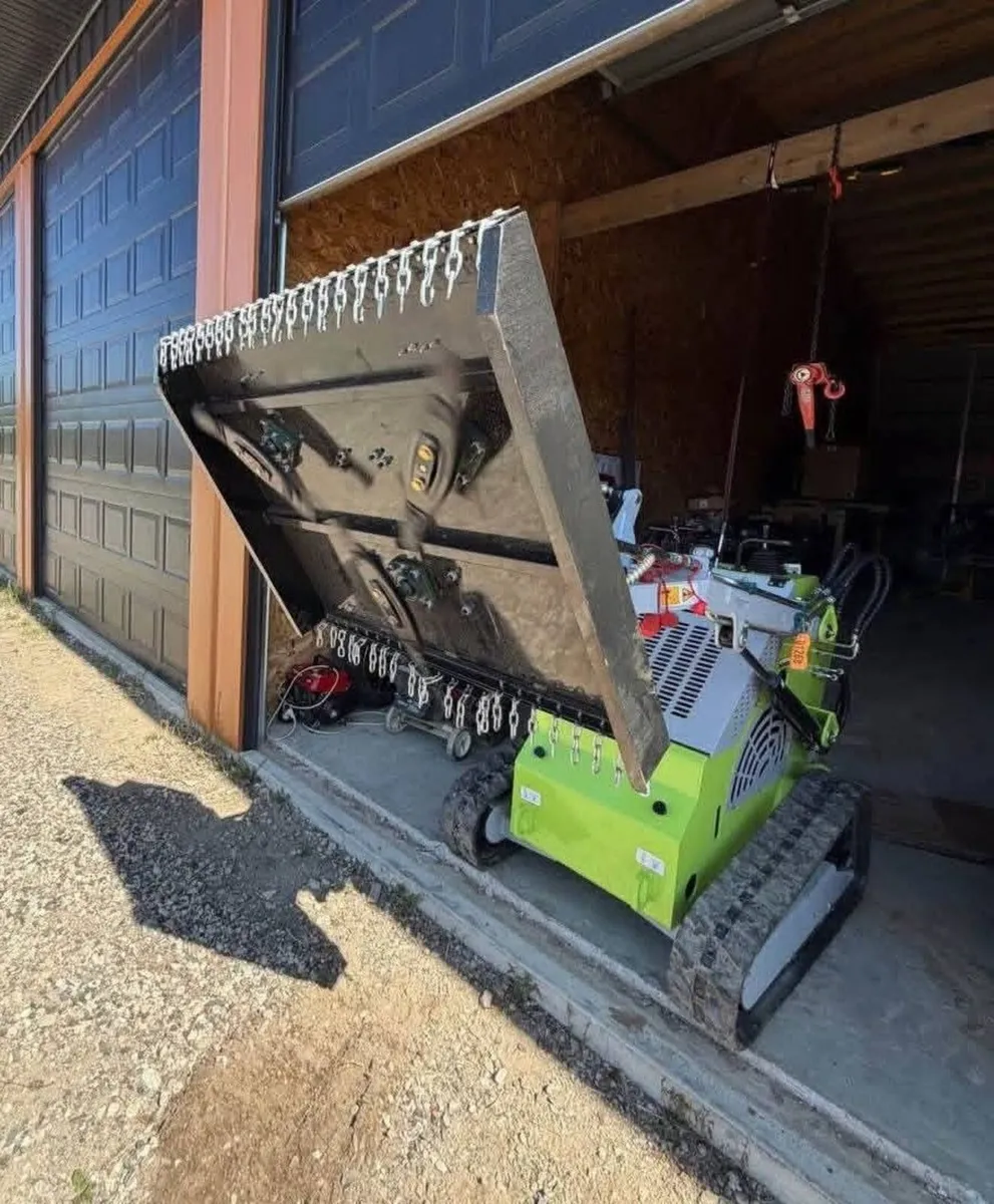 MINI SKIDSTEER GRASS MOWER - Image 1