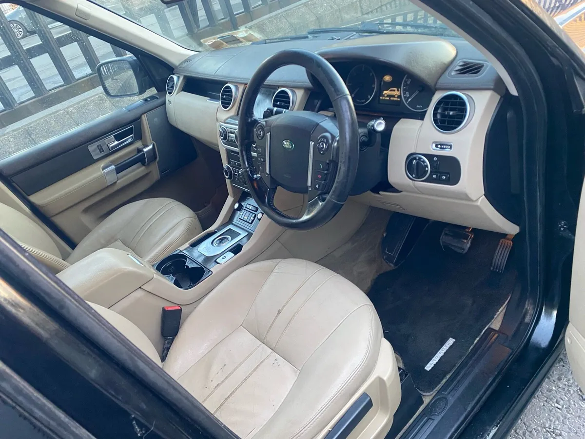 2013 Landrover Discovery 3.0L // Crewcab - Image 2