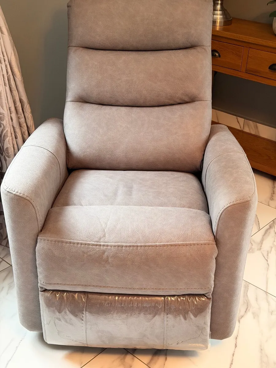 Grey Suite of furniture - Image 3