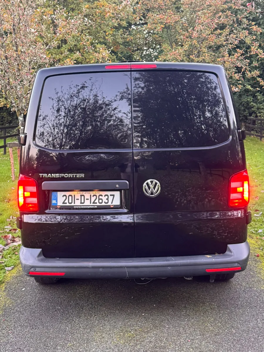 Volkswagen Transporter Dual Sliding Door NO VAT - Image 4
