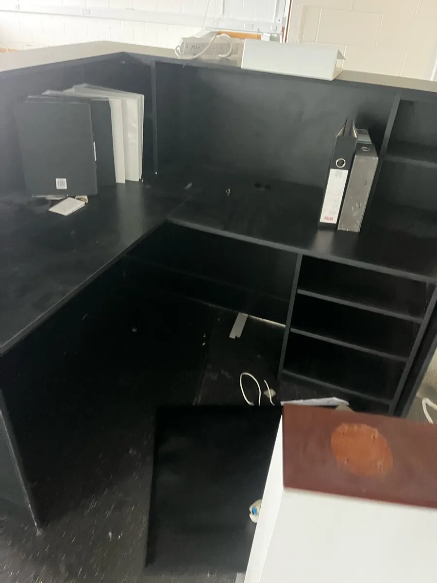 Hair salon sinks and reception Desk - Image 4