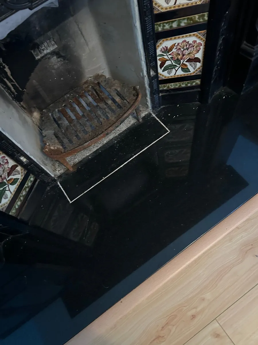 Fire place - Image 1