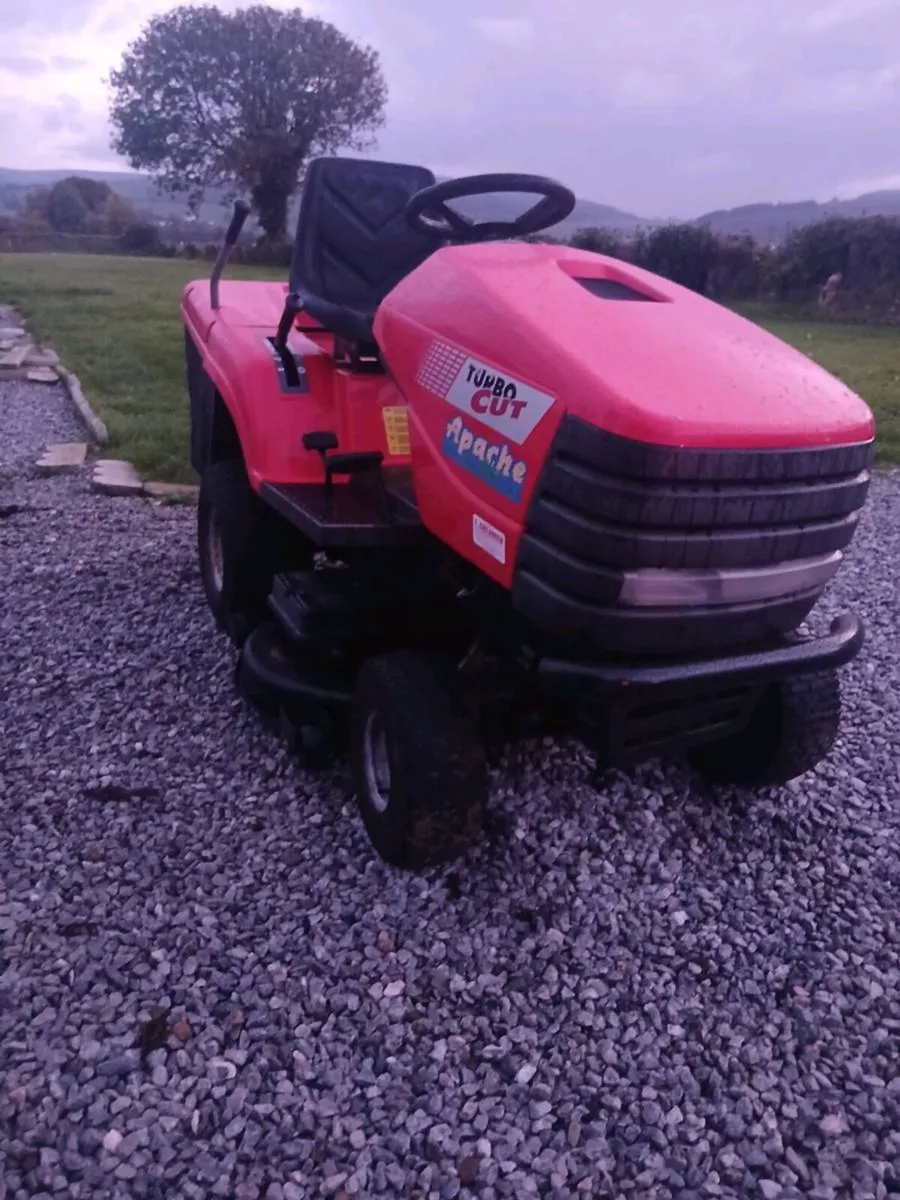 Ride on lawnmower - Image 2