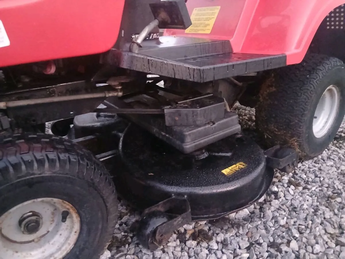 Ride on lawnmower - Image 3