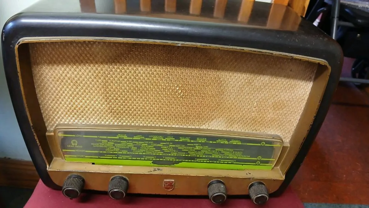 Old Philips Radio - Image 1