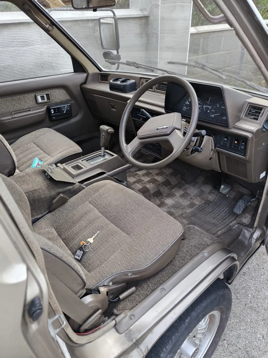 Toyota masterace surf van  and 70 series - Image 3