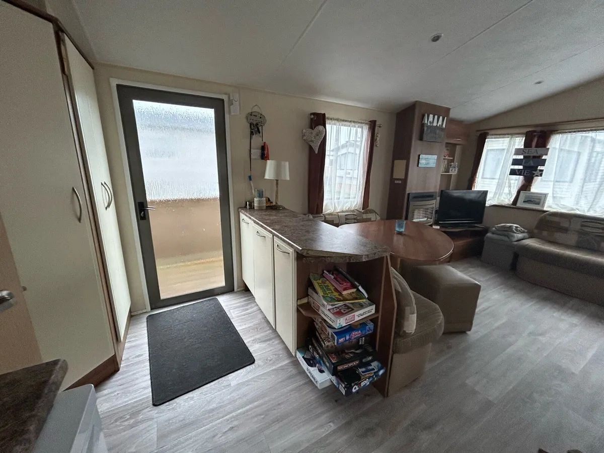 Mobile Home - Image 4