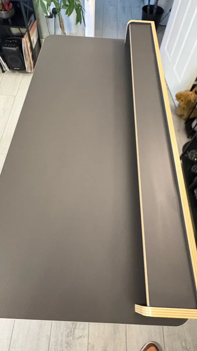 Desk - Image 2