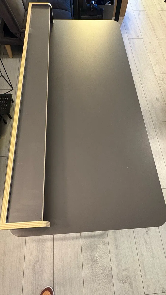 Desk - Image 3