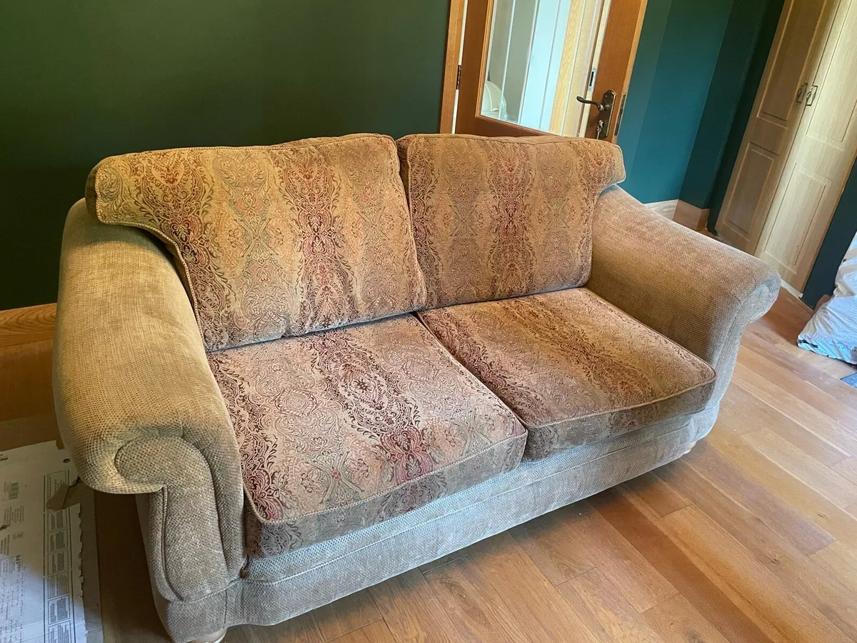 Couch and 2 seats - Image 3
