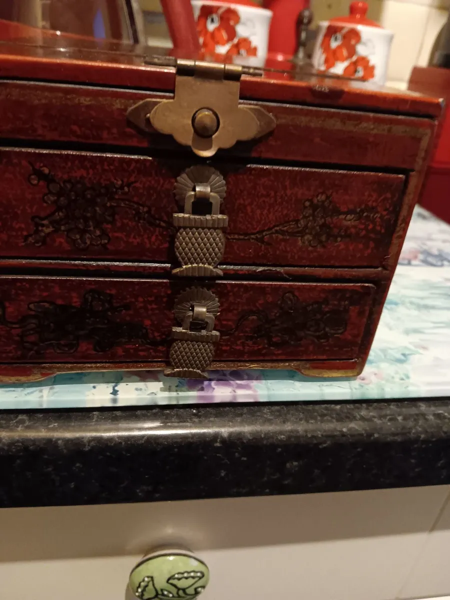 Vintage chinese lacquered jewellery box - Image 2