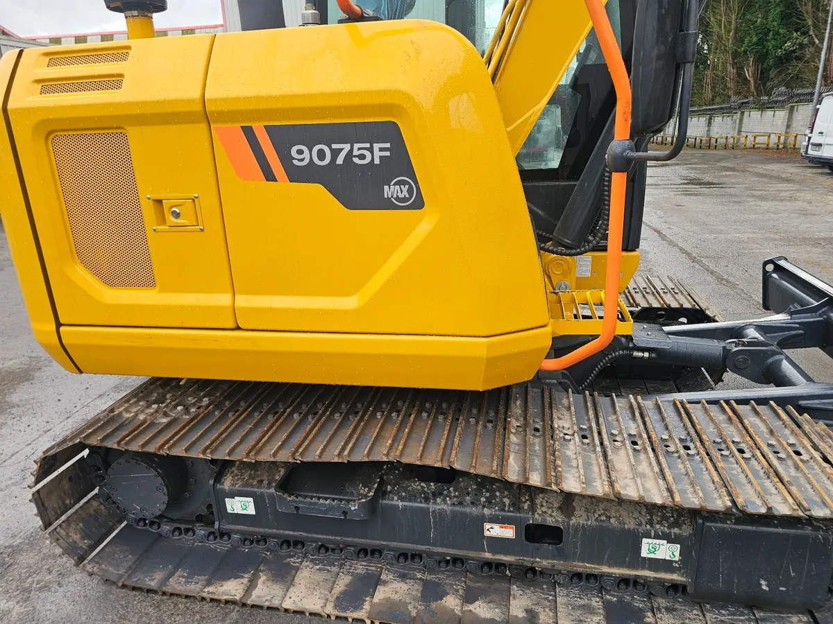 Excavator - Image 4