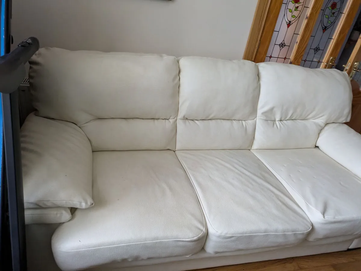 Suite of furniture - Image 3