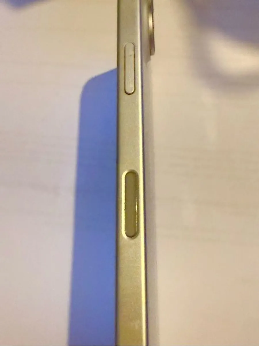 iPhone 16,excellent condition - Image 2