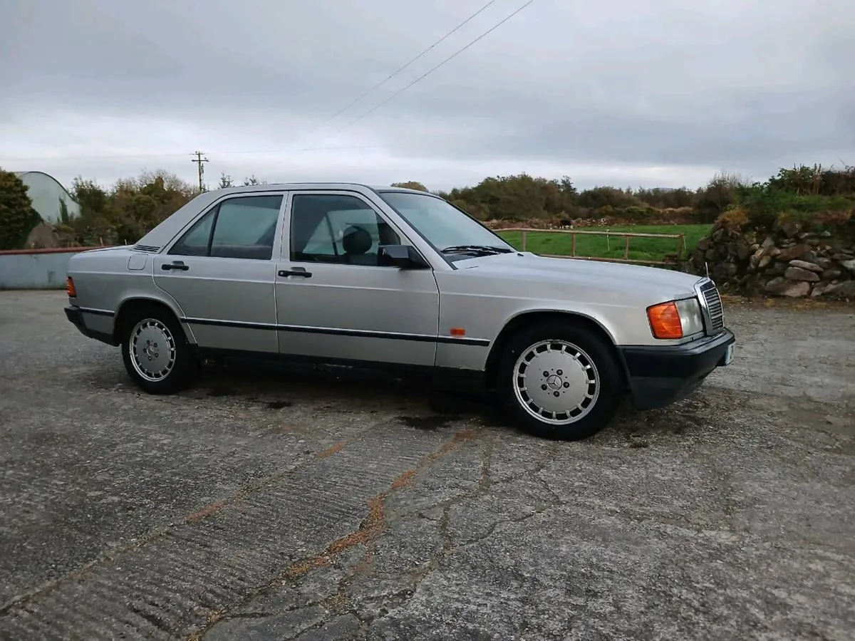 Mercedes 190E 2.6 - Image 2