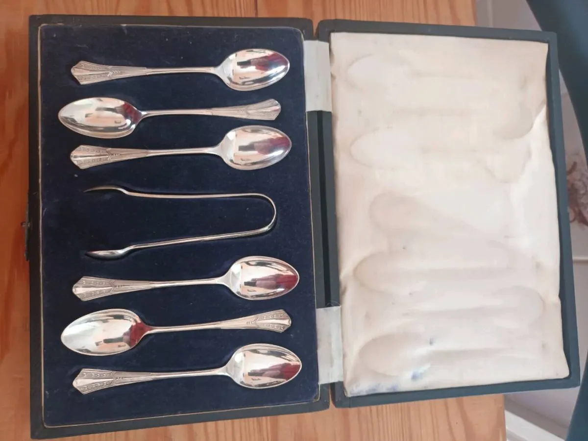 Set of 6 Tea Spoons & Sugar Nips in Case. - Image 1