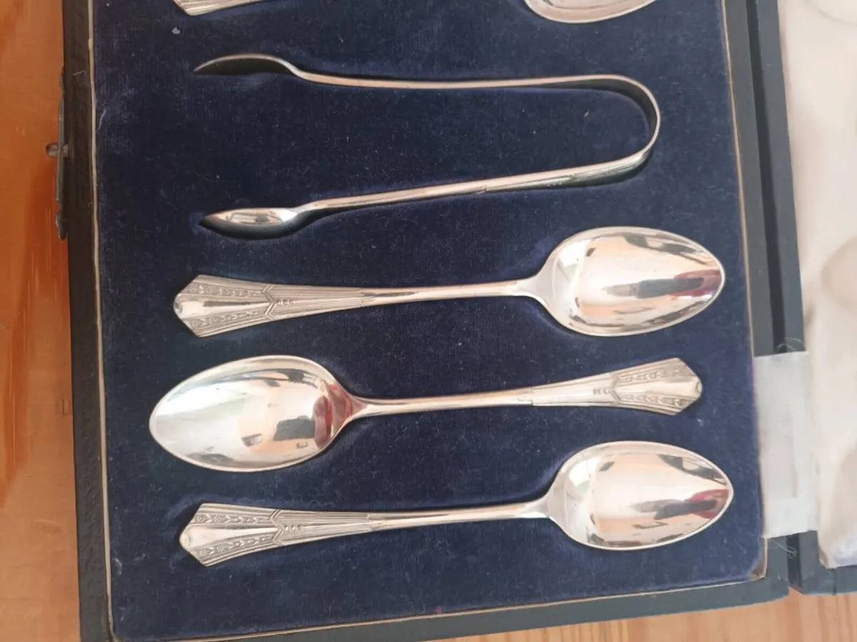 Set of 6 Tea Spoons & Sugar Nips in Case. - Image 2