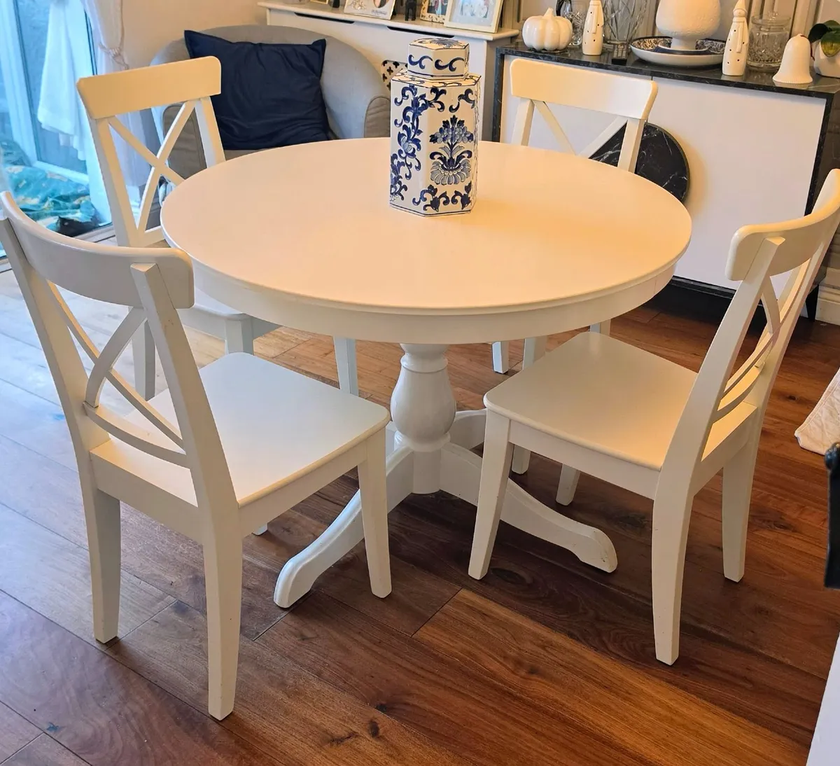 Extendable Table and 4 Chairs - Image 1