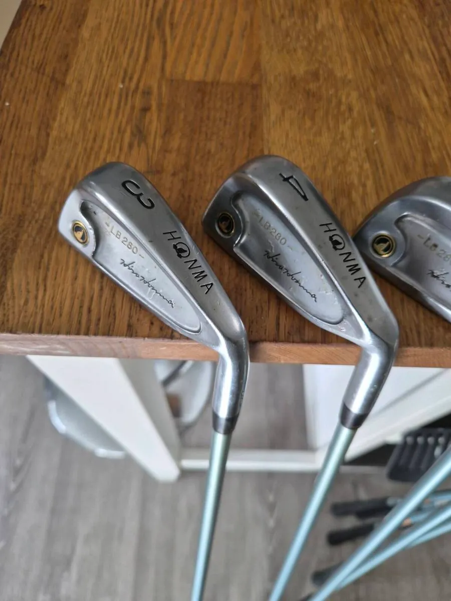 Rare set of honma irons - Image 1