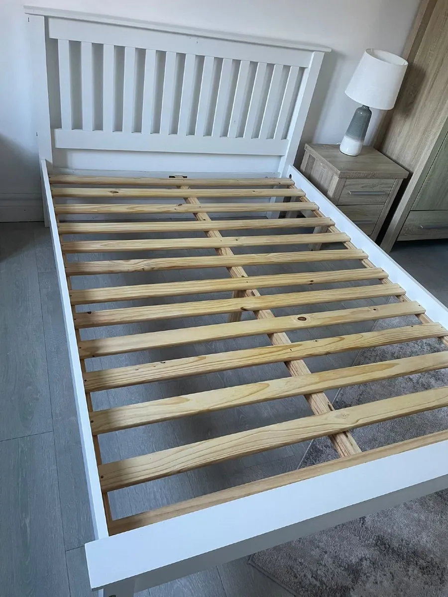 Double bed - Image 1