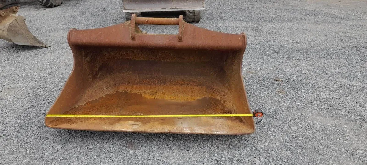 S70 BUCKET - Image 1