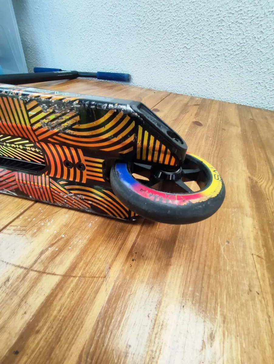 Invert Journey 2 rainbow stunt scooter with box - Image 3