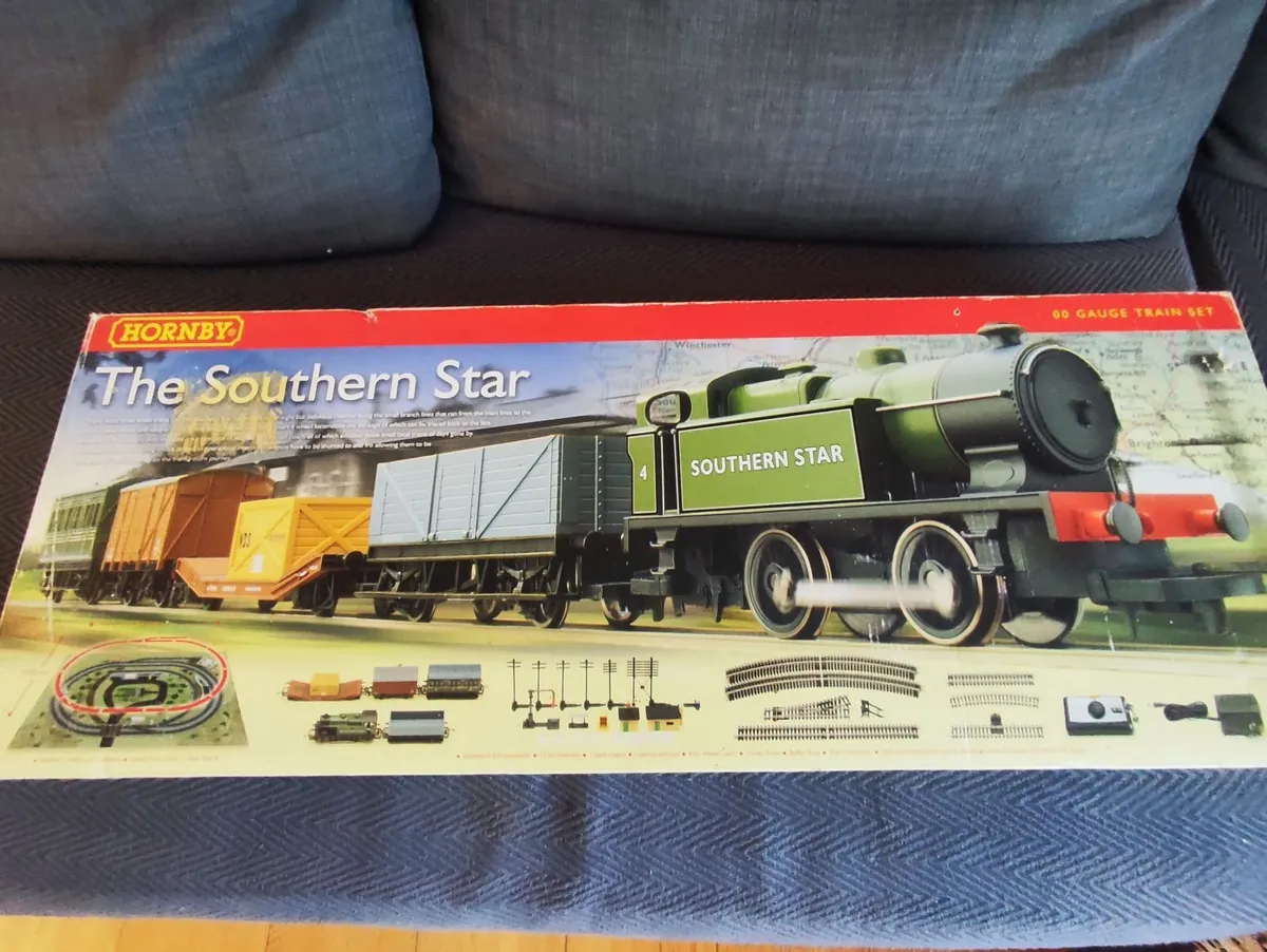 Hornby The Southern Star train set - Image 1