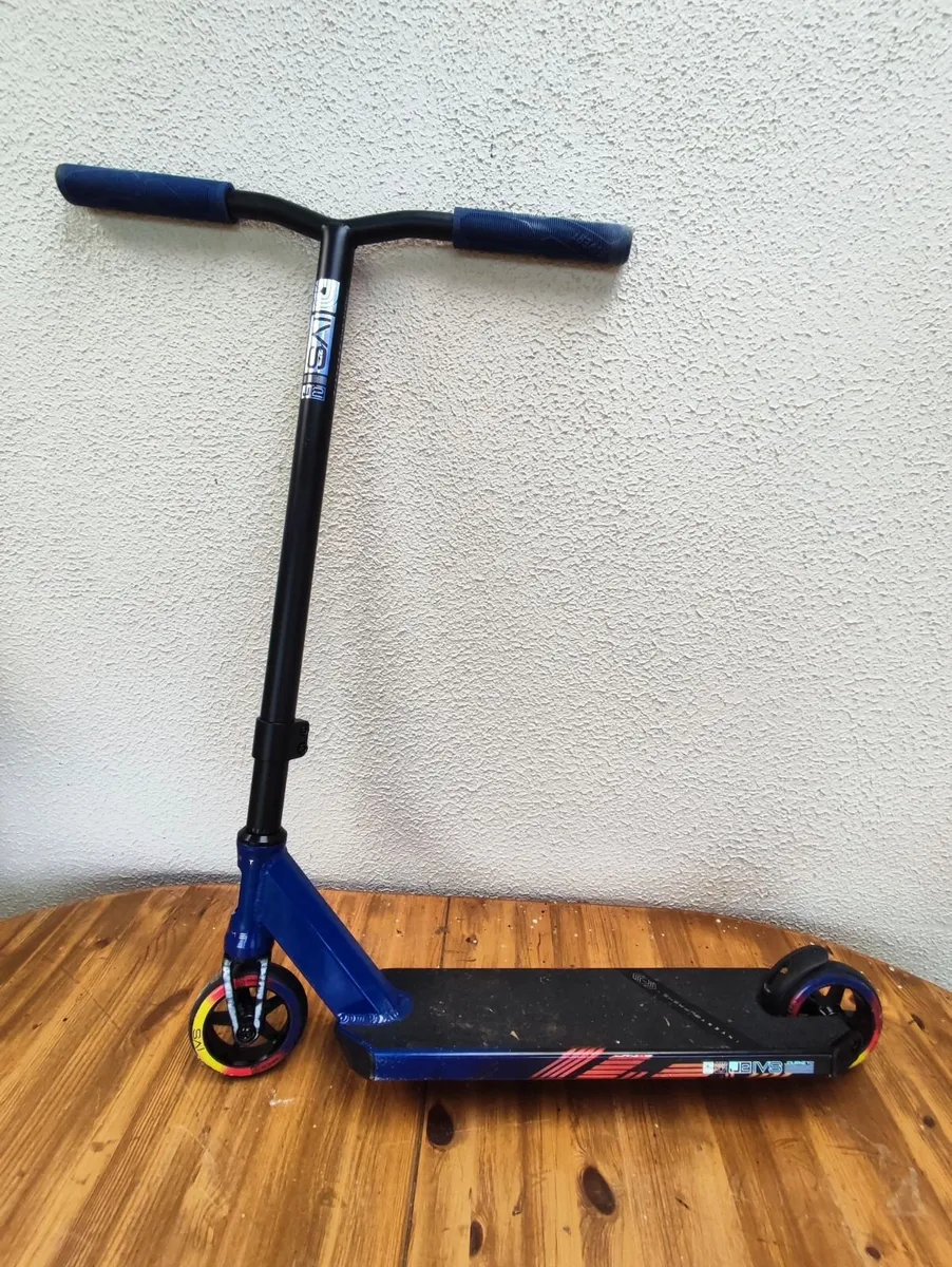 Invert Journey 2 rainbow stunt scooter with box - Image 2