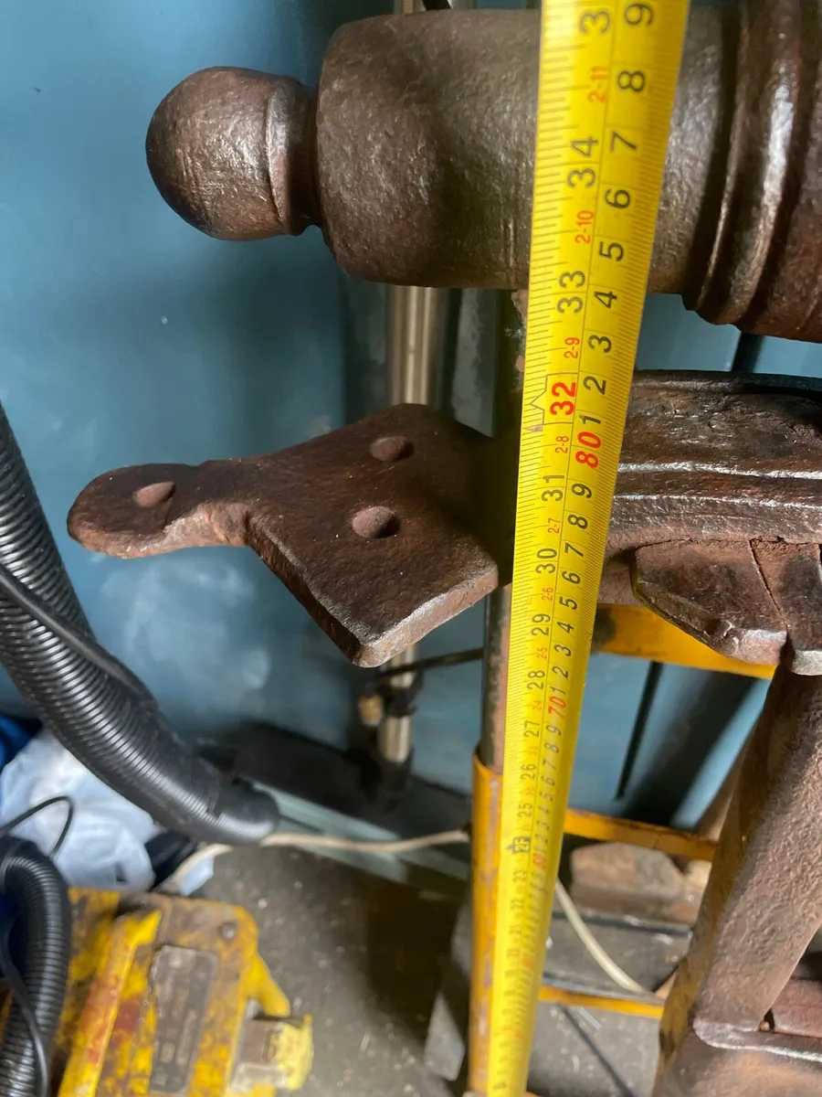 Large vintage blacksmith vice - Image 4