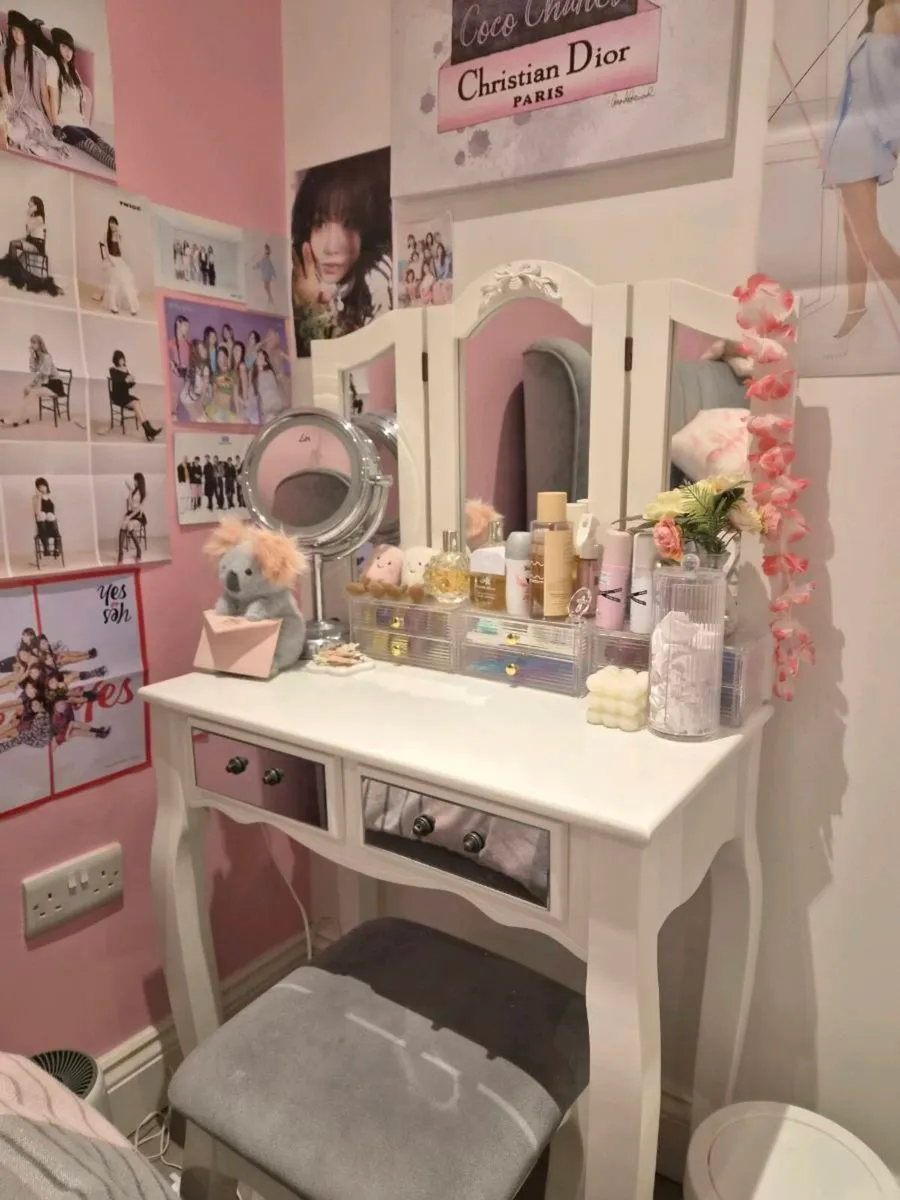 Vanity Dressing Table - Image 2