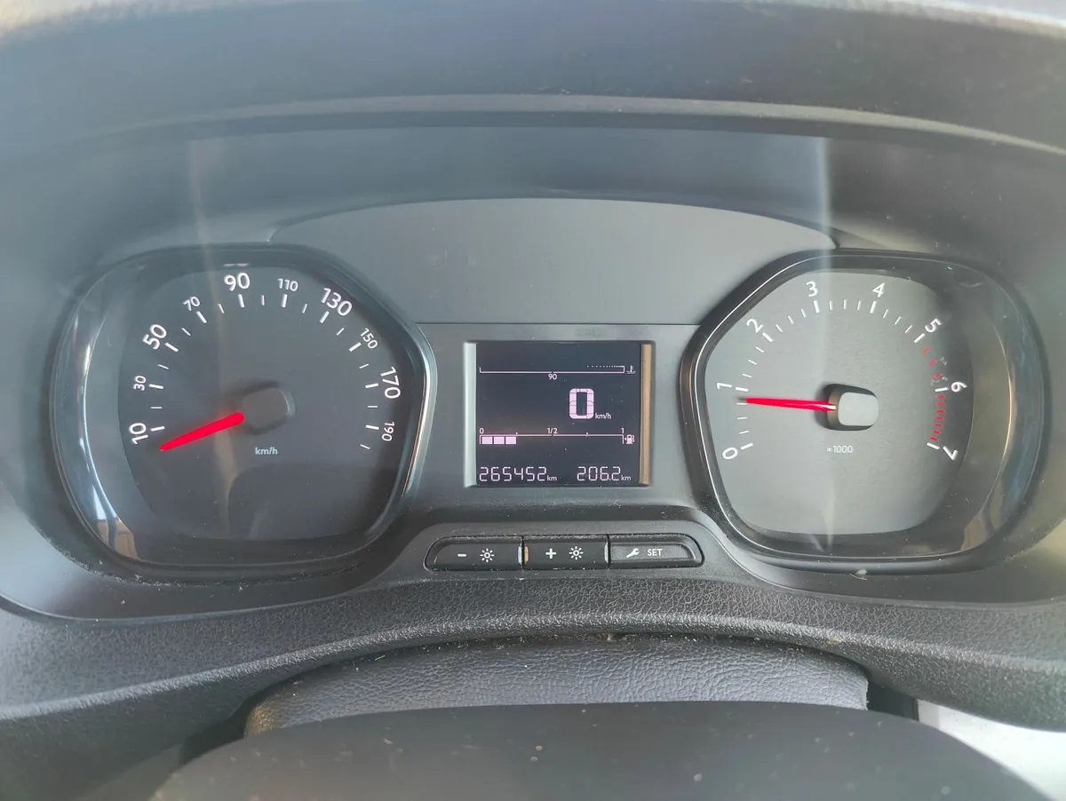 Peugeot Expert 2017 - Image 2