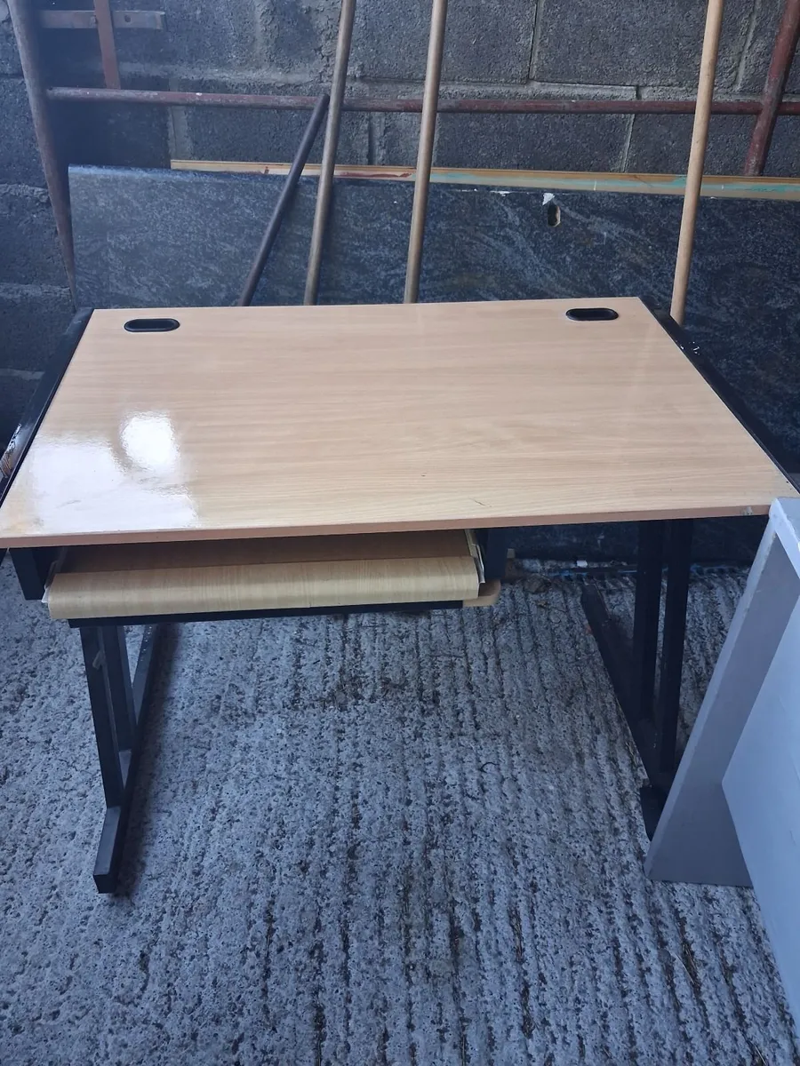 Desks - Image 3
