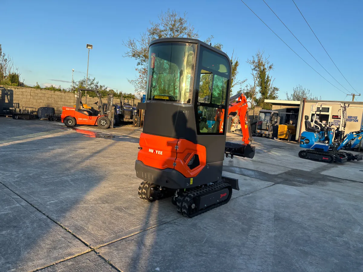 HUAYEE HY12 MINI EXCAVATOR — KUBOTA DIESEL POWER - Image 3