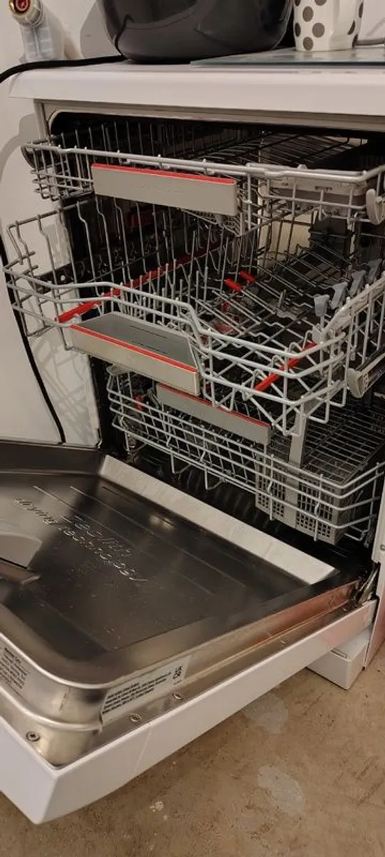 Bosch Series 6 Dishwasher - Image 1