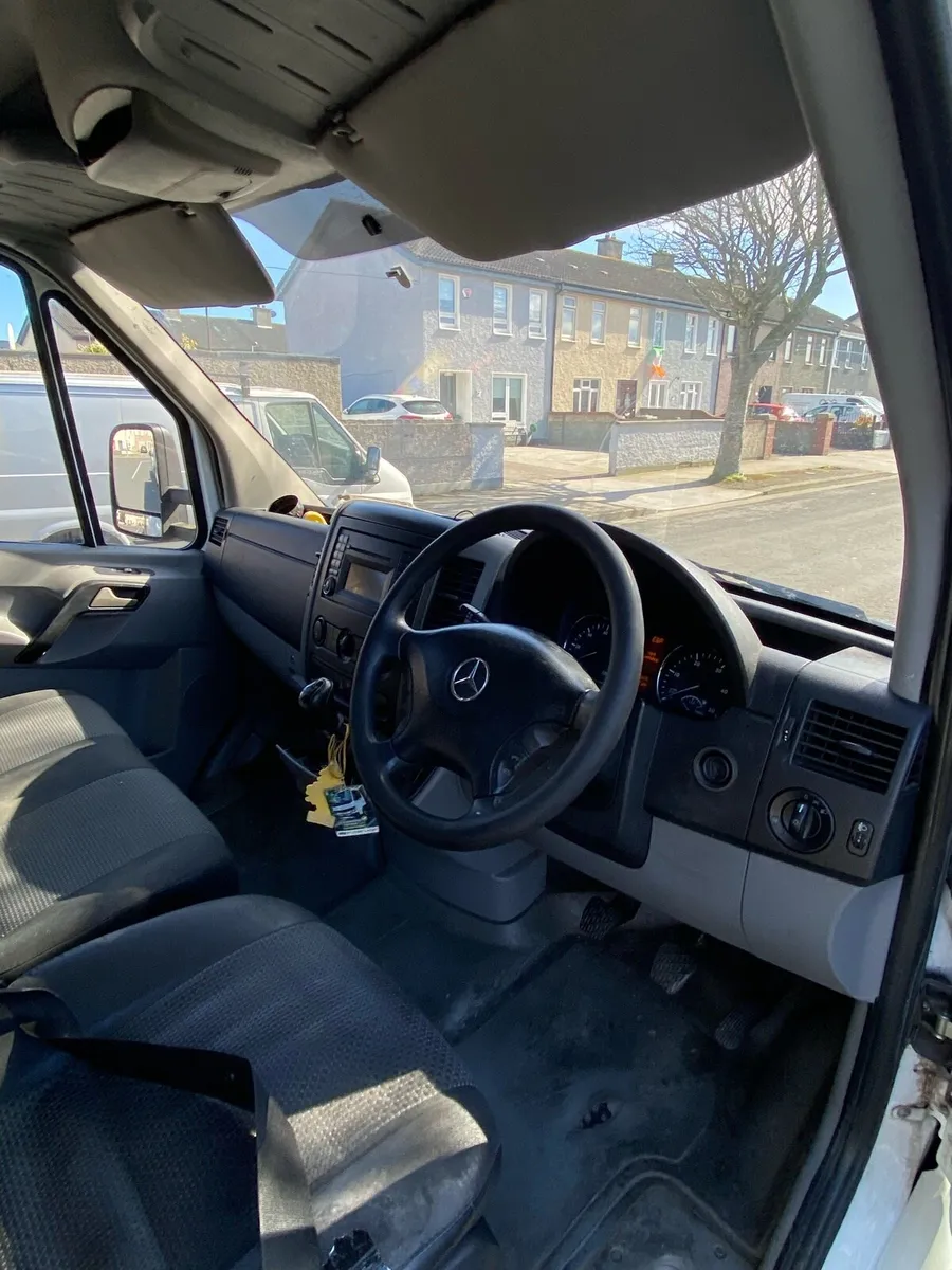 Mercedes Benz sprinter box body 2.1 CDI - Image 3