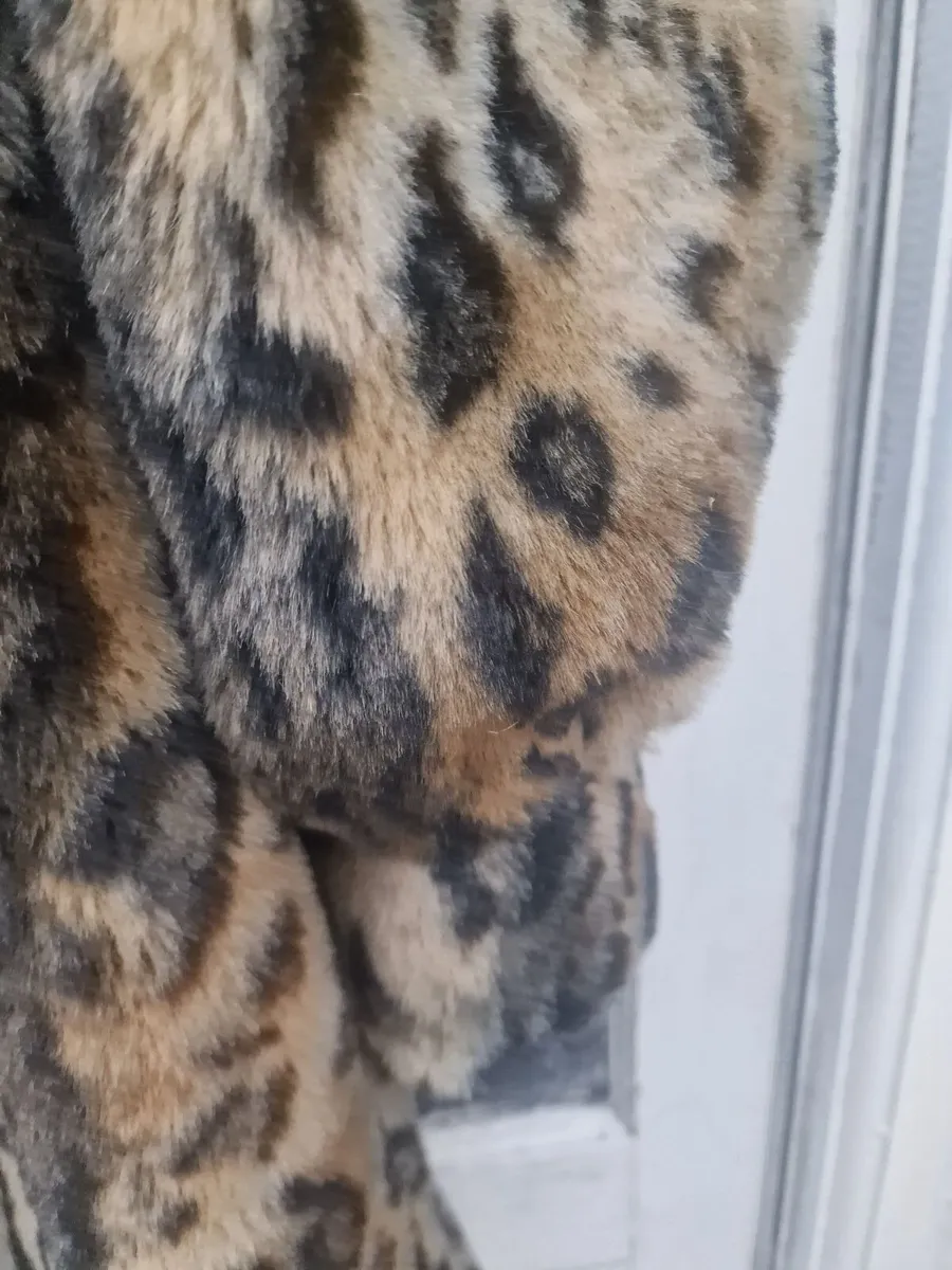 Ladies fur jacket - Image 4