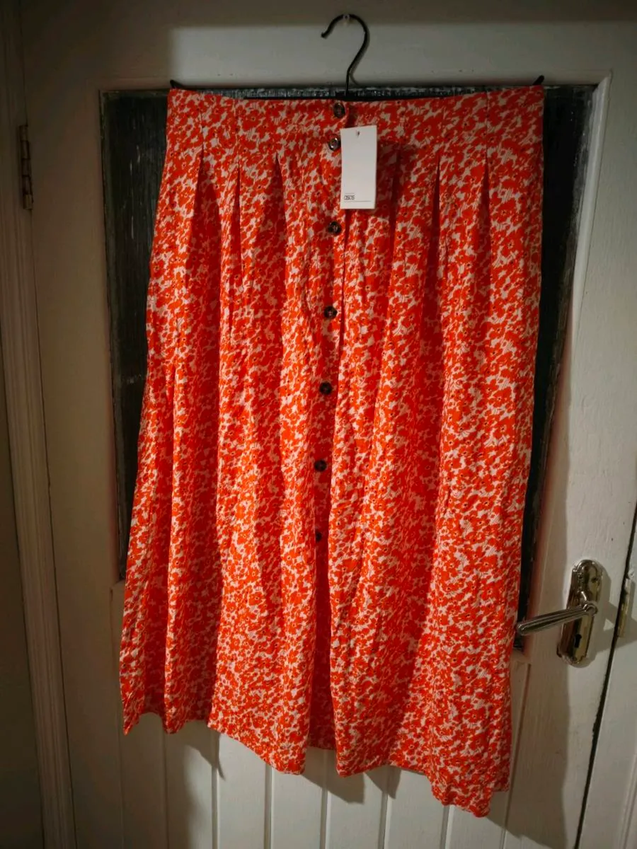 Asos Printed Crepe Midi Skirt features an orange d - Image 2
