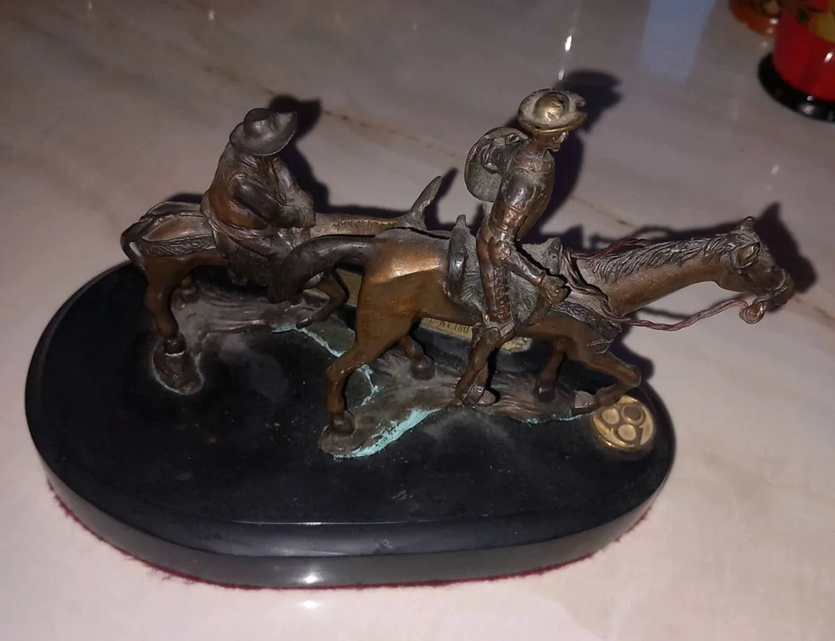 Bronze sculpture of Don Quixote, collectible post - Image 3