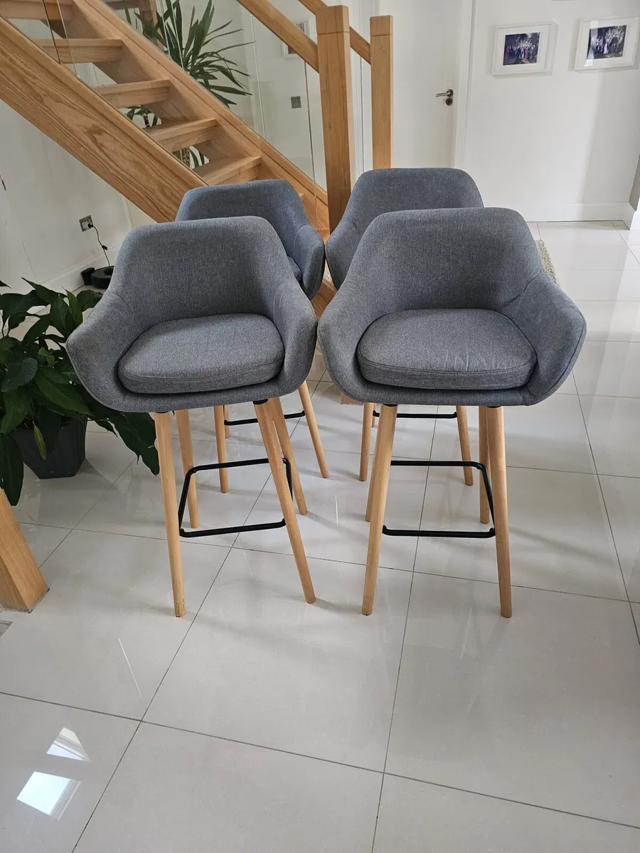 Kitchen bar stools - Image 1