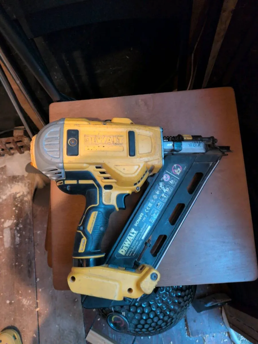 DeWalt nail gun - Image 1
