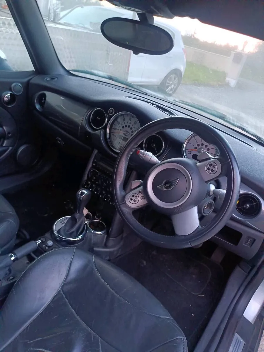 Mini Cooper convertible - Image 2