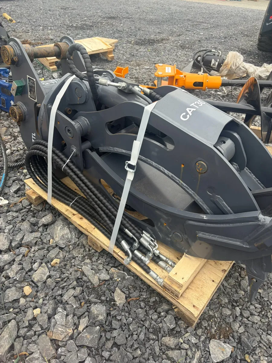Unused Rotating 5 finger rotating Grab suit 5–10t - Image 1