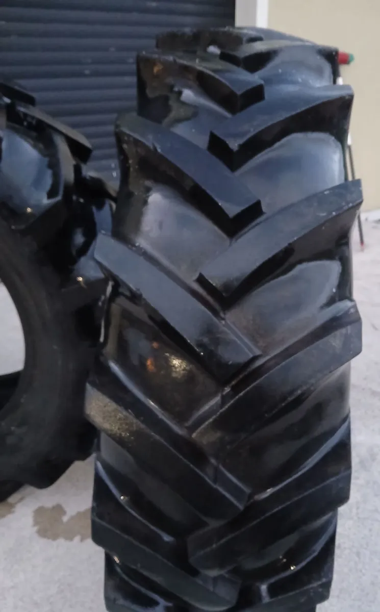 16.9 34 Tractor tyres - Image 2