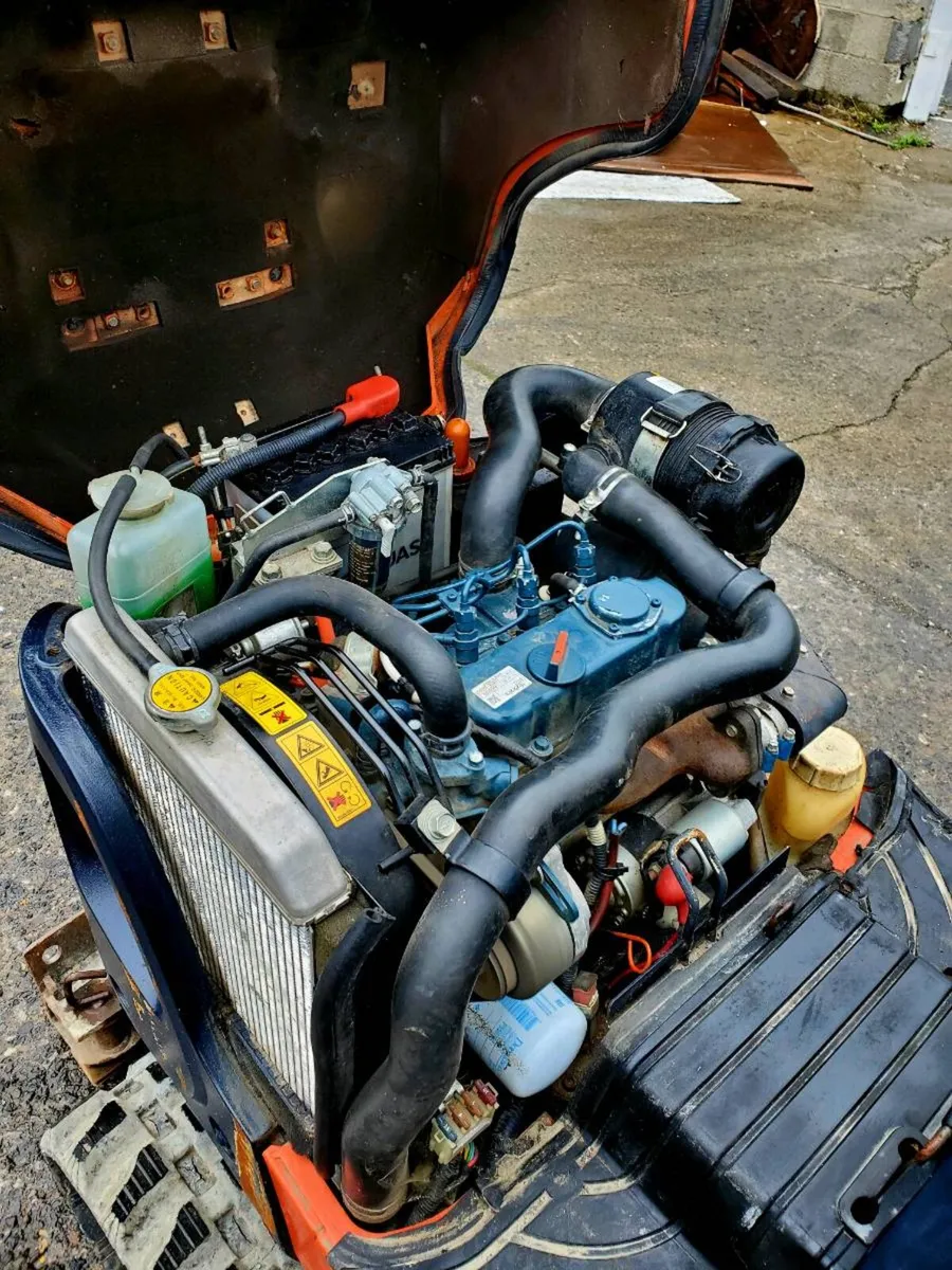 Kubota micro digger k008 - Image 4