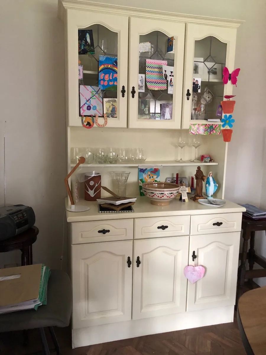 Kitchen dresser