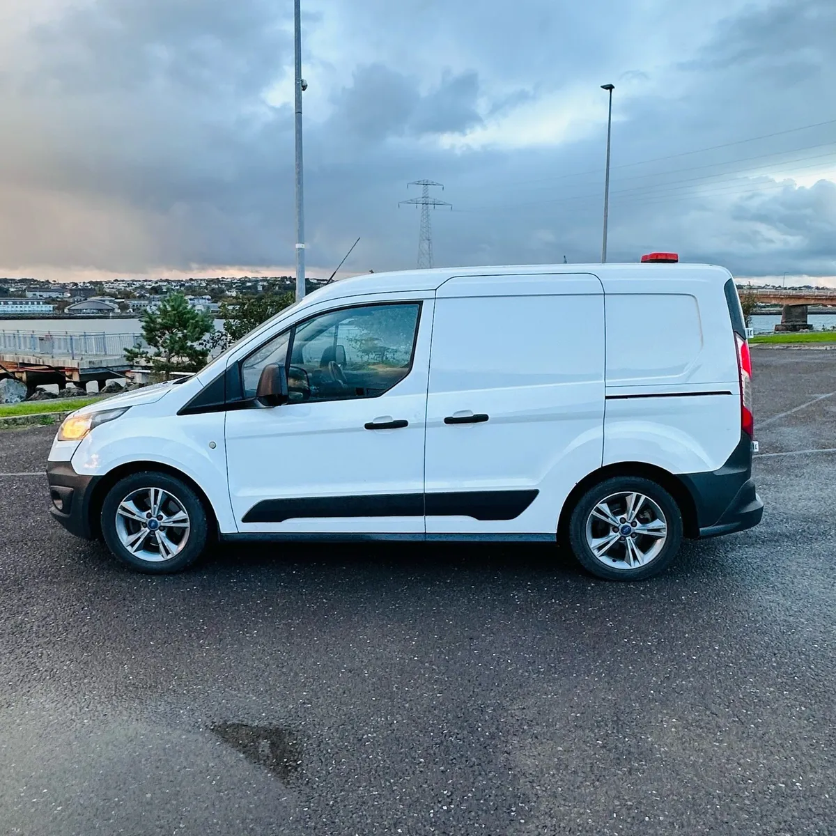 Ford transit van - Image 4